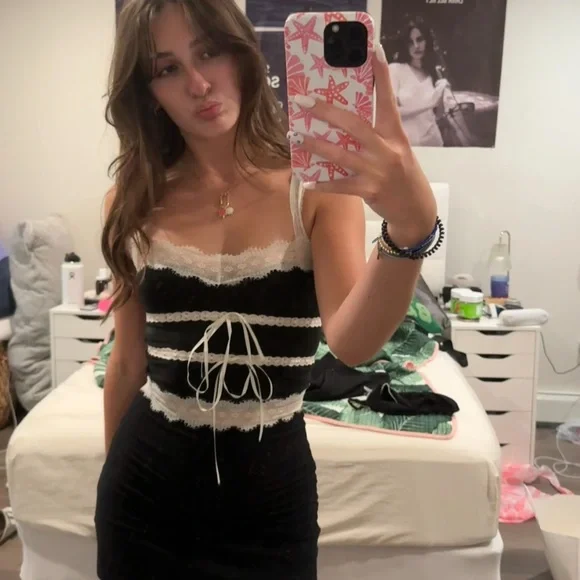 Sky to Moon Lace Trim Black Tank Top - Picture 5 of 5